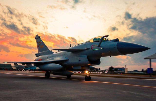 揭秘殲-10C,巴鐵曝光的大量信息與深度解析,巴鐵深度解析,殲-10C戰機揭秘與大量信息曝光