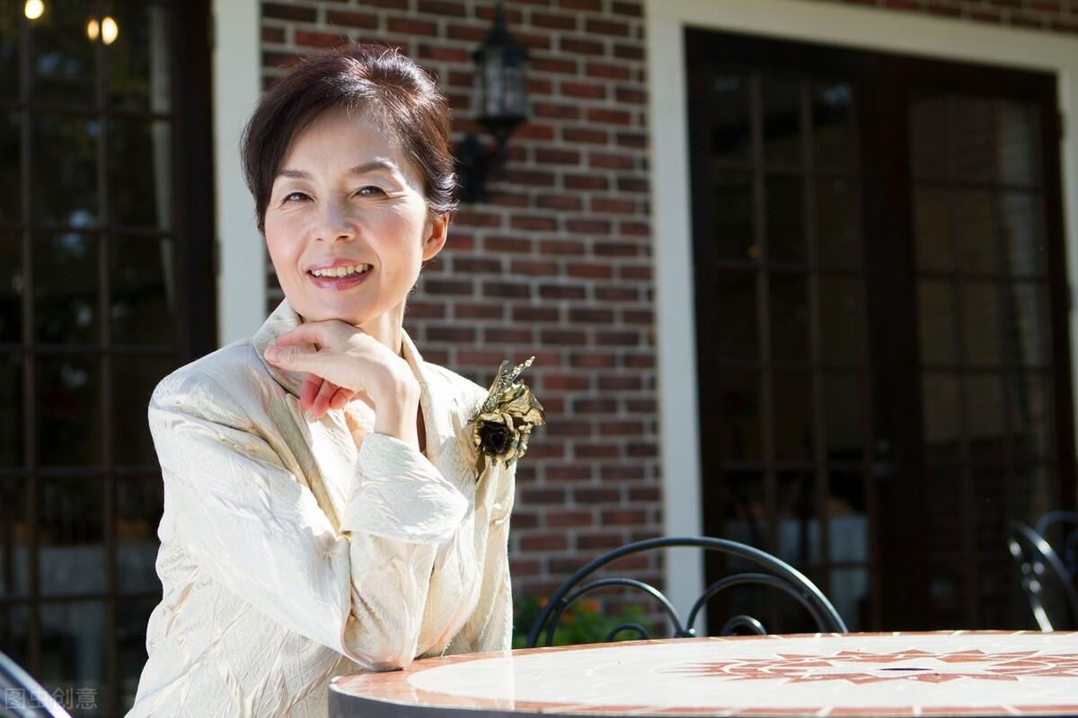 女性干澀沒(méi)水怎么辦,原因分析及解決方法,女性干澀沒(méi)水怎么辦?原因解析與應(yīng)對(duì)策略