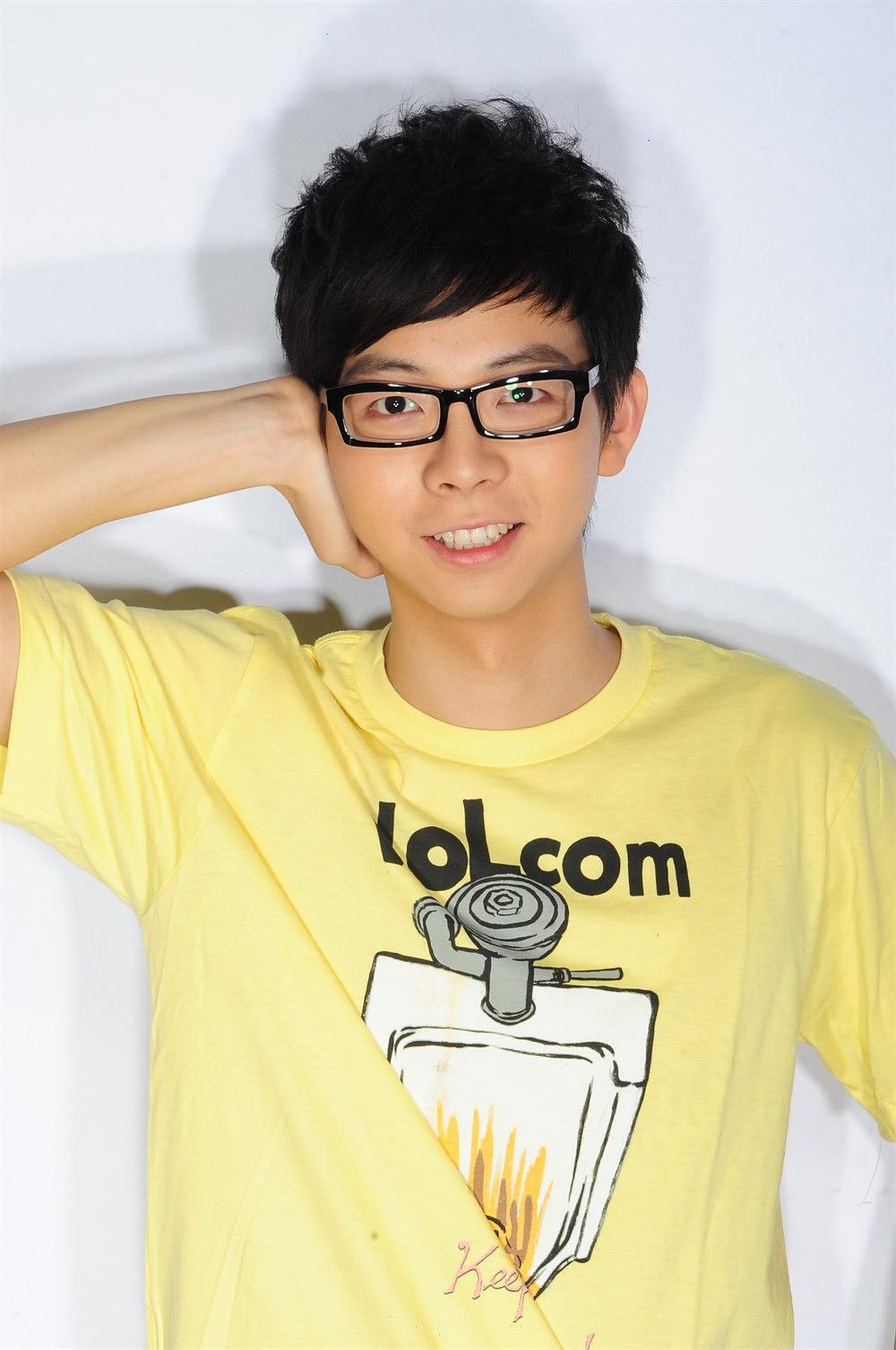 胡夏個人資料簡介圖片,全方位了解這位才華橫溢的藝人,胡夏個人資料簡介圖片,全方位了解才華橫溢的藝人胡夏