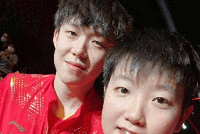 許昕談孫穎莎與王楚欽,性格互補,成就賽場佳話,許昕談孫穎莎與王楚欽,性格互補,賽場上的完美組合