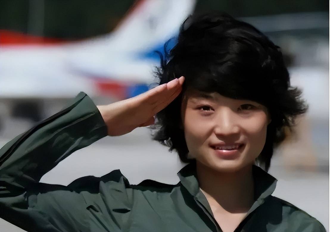 關于殲-10女飛行員意外身亡的真相揭秘,揭秘殲-10女飛行員意外身亡真相