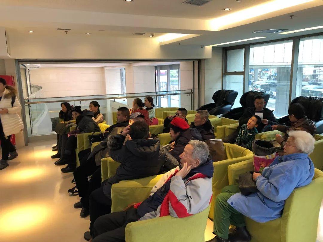 為何北京人不去301醫(yī)院看病——深度解析,深度解析,北京人為什么不去301醫(yī)院看病?