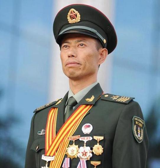 軍士長相當(dāng)于什么官?深度解析軍隊職務(wù)層級,軍士長層級深度解析,軍隊職務(wù)體系中的關(guān)鍵角色