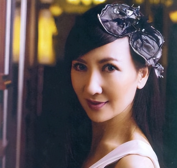 陳美琪個人資料年齡,揭秘一位閃耀明星的生平與成長歷程,陳美琪生平與成長歷程揭秘,個人資料與年齡全揭秘