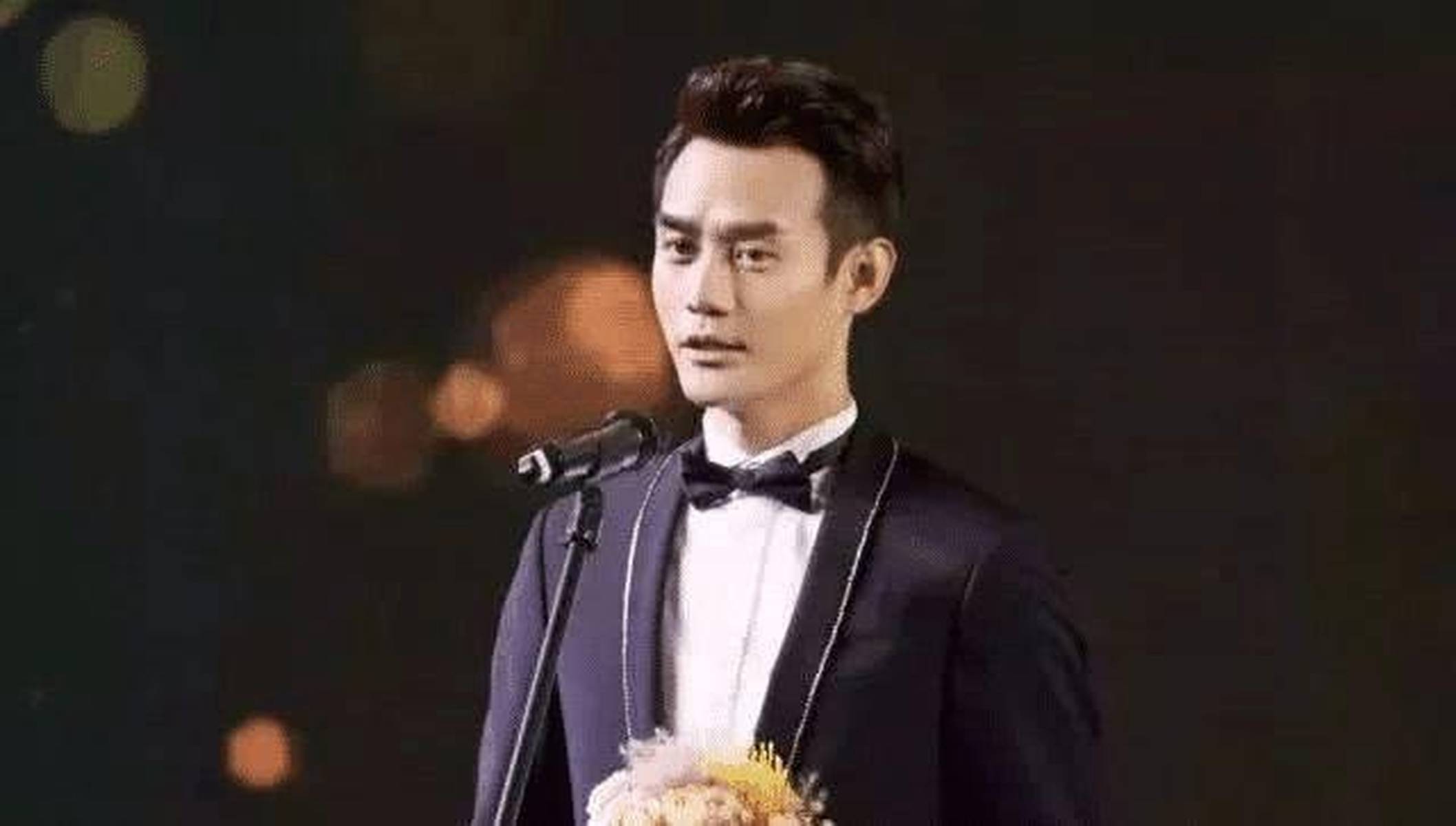 王凱成功向蔣欣求婚,兩人的愛情故事再添新篇章,王凱成功求婚蔣欣,愛情新篇章開啟