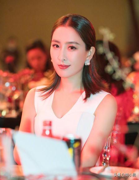 李小璐和萬萬個人資料,揭秘兩位明星的獨特魅力與成長歷程,李小璐與萬萬明星成長揭秘,獨特魅力與個人資料全解析