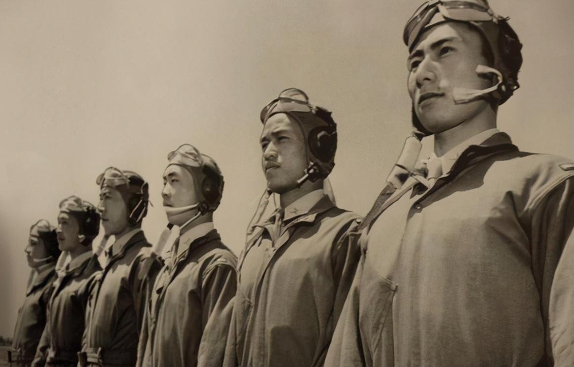 中國航母并不落后，實力與潛力的全面解析，中國航母實力與潛力全面解析，不落后的海上巨無霸