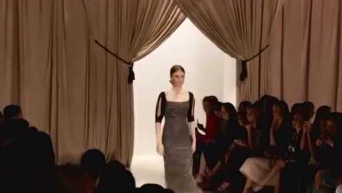 真空出場，重新定義舞臺與自我展現的藝術，真空出場，舞臺與自我展現的藝術新定義