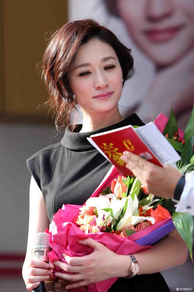 李小冉個(gè)人資料、年齡及簡(jiǎn)介,李小冉個(gè)人資料簡(jiǎn)介及年齡