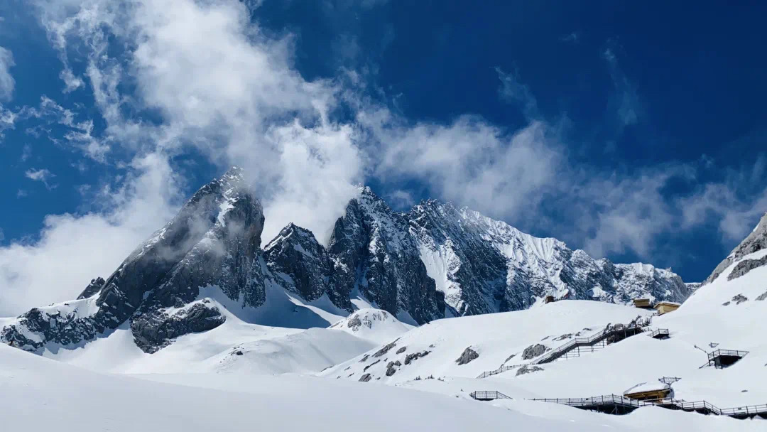 玉龍雪山景點介紹——探秘云南的雪山奇觀,玉龍雪山探秘,云南雪山奇觀的魅力景點介紹