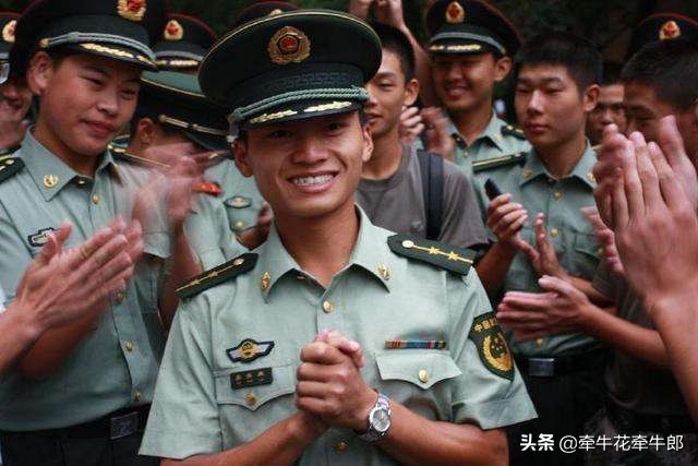 當兵,大一去還是大二去好?,關于大學生入伍時機,大一去當兵還是大二去當兵?