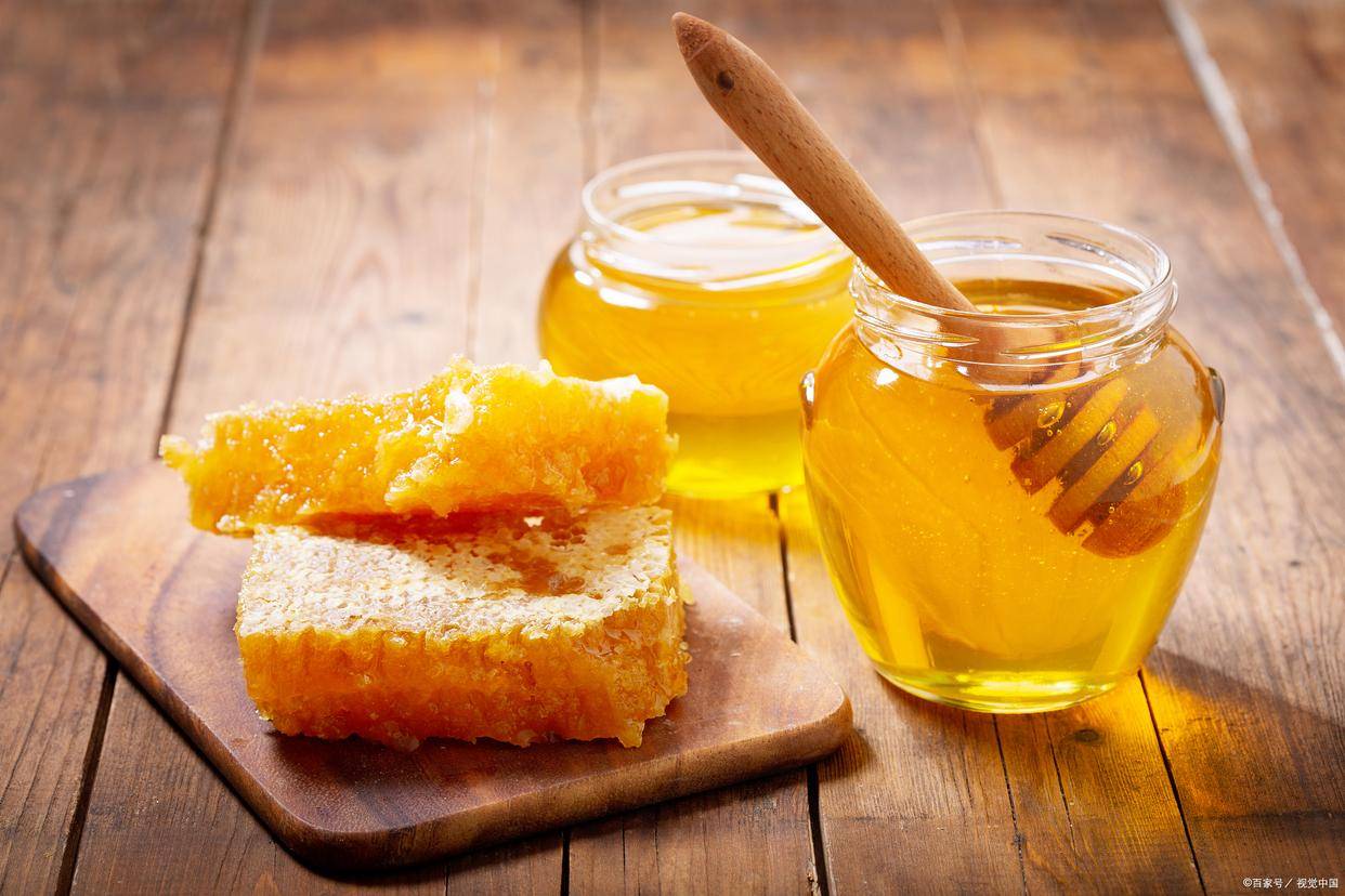 長(zhǎng)期喝蜂蜜水的好處,健康生活的甜蜜選擇,長(zhǎng)期喝蜂蜜水的好處,甜蜜生活的健康之選